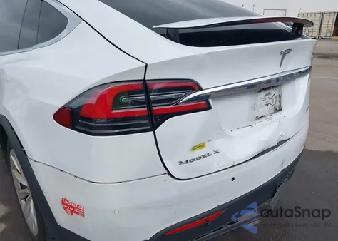 2018 Tesla Model X 100D/75D/P100D z USA, uszkodzony, nr VIN 5YJXCBE26JF092035